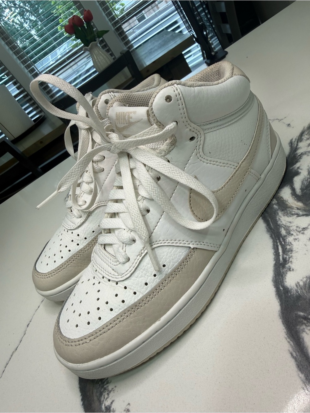 Nike Court Vision Mid Shoes Womens Size 7 White CD5466-106 Basketball Retro